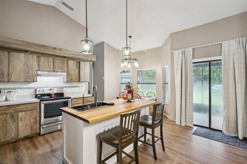 Villa ou maison à vendre à Deltona, Floride: 3 chambres, 152.55 m2 № 2358181 - photo 17