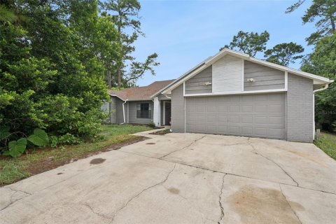 Casa en Deltona, Florida 3 dormitorios, 152.55 m2 № 2358181