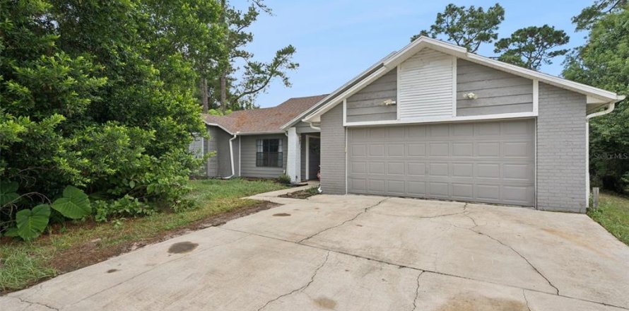 Villa ou maison à Deltona, Floride 3 chambres, 152.55 m2 № 2358181
