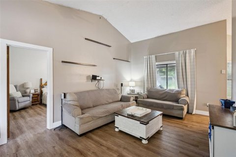 Villa ou maison à vendre à Deltona, Floride: 3 chambres, 152.55 m2 № 2358181 - photo 9