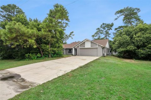 Villa ou maison à vendre à Deltona, Floride: 3 chambres, 152.55 m2 № 2358181 - photo 3