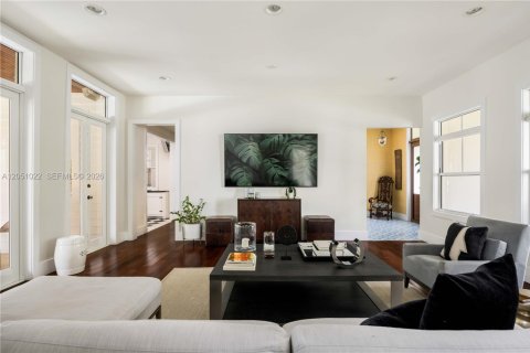 Villa ou maison à vendre à Pinecrest, Floride: 6 chambres, 514.68 m2 № 2186819 - photo 18