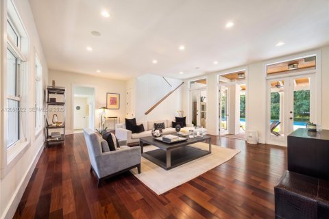 Villa ou maison à vendre à Pinecrest, Floride: 6 chambres, 514.68 m2 № 2186819 - photo 17