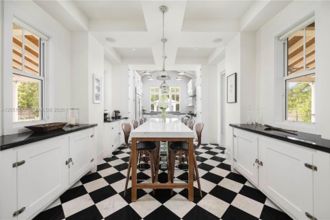 Villa ou maison à vendre à Pinecrest, Floride: 6 chambres, 514.68 m2 № 2186819 - photo 10