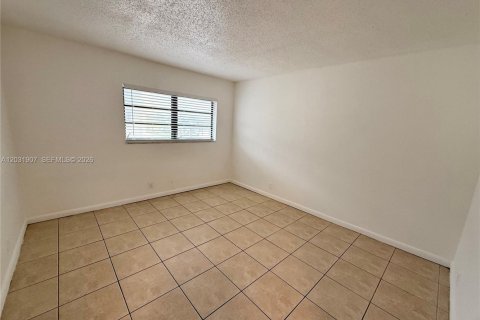 Touwnhouse à louer à Lauderhill, Floride: 2 chambres, 94.76 m2 № 2085277 - photo 12