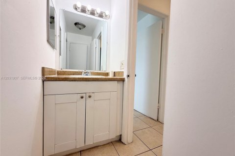 Touwnhouse à louer à Lauderhill, Floride: 2 chambres, 94.76 m2 № 2085277 - photo 10