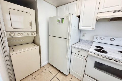 Touwnhouse à louer à Lauderhill, Floride: 2 chambres, 94.76 m2 № 2085277 - photo 2