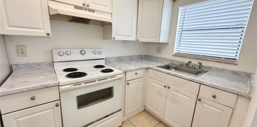 Touwnhouse à Lauderhill, Floride 2 chambres, 94.76 m2 № 2085277