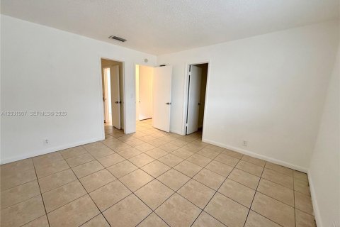 Touwnhouse à louer à Lauderhill, Floride: 2 chambres, 94.76 m2 № 2085277 - photo 13