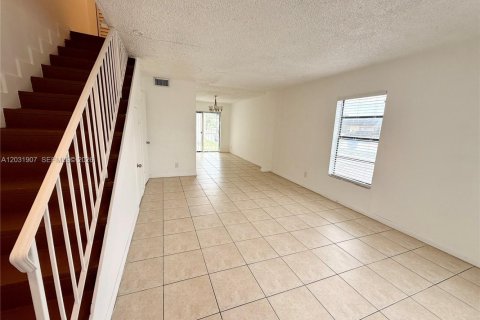 Touwnhouse à louer à Lauderhill, Floride: 2 chambres, 94.76 m2 № 2085277 - photo 6