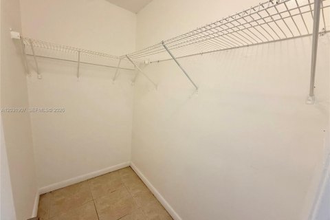 Touwnhouse à louer à Lauderhill, Floride: 2 chambres, 94.76 m2 № 2085277 - photo 15