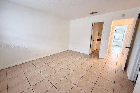 Touwnhouse à louer à Lauderhill, Floride: 2 chambres, 94.76 m2 № 2085277 - photo 14
