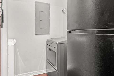 Condominio en venta en Palm Harbor, Florida, 2 dormitorios, 83.43 m2 № 2145389 - foto 13