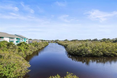 Condominio en venta en Palm Harbor, Florida, 2 dormitorios, 83.43 m2 № 2145389 - foto 29