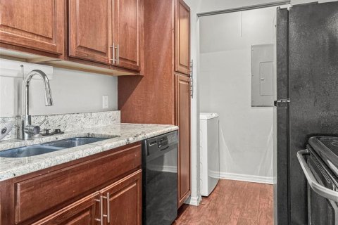 Condominio en venta en Palm Harbor, Florida, 2 dormitorios, 83.43 m2 № 2145389 - foto 12