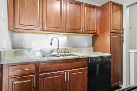 Condominio en venta en Palm Harbor, Florida, 2 dormitorios, 83.43 m2 № 2145389 - foto 4