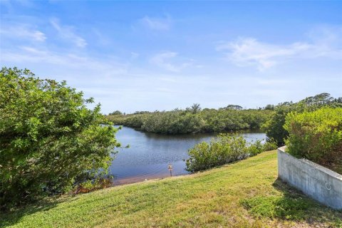 Condominio en venta en Palm Harbor, Florida, 2 dormitorios, 83.43 m2 № 2145389 - foto 28