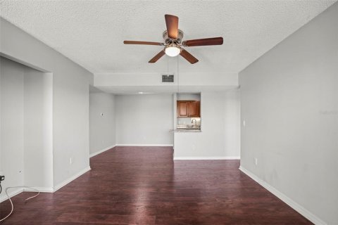 Condominio en venta en Palm Harbor, Florida, 2 dormitorios, 83.43 m2 № 2145389 - foto 8