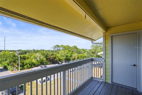 Condominio en venta en Palm Harbor, Florida, 2 dormitorios, 83.43 m2 № 2145389 - foto 9