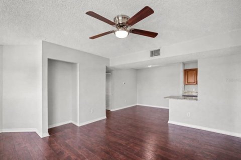 Condominio en venta en Palm Harbor, Florida, 2 dormitorios, 83.43 m2 № 2145389 - foto 6