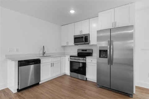 Apartamento en alquiler en Saint Petersburg, Florida, 2 dormitorios, 74.32 m2 № 2215304 - foto 3