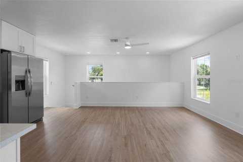 Apartamento en alquiler en Saint Petersburg, Florida, 2 dormitorios, 74.32 m2 № 2215304 - foto 12