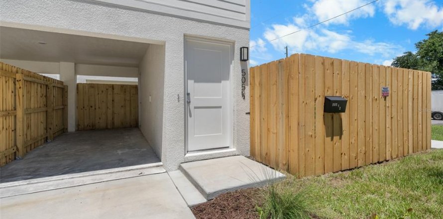Apartamento en Saint Petersburg, Florida 2 dormitorios, 74.32 m2 № 2215304