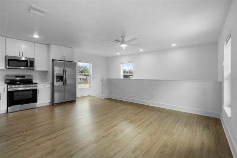 Apartamento en alquiler en Saint Petersburg, Florida, 2 dormitorios, 74.32 m2 № 2215304 - foto 2