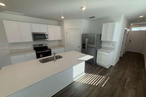 House in Davenport, Florida 4 bedrooms № 1953318 - photo 8