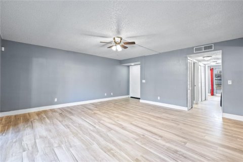 Copropriété à vendre à Tampa, Floride: 2 chambres, 110.65 m2 № 2093472 - photo 4
