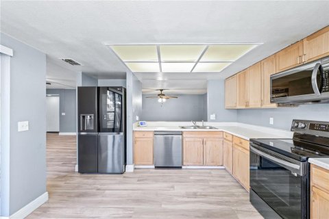 Copropriété à vendre à Tampa, Floride: 2 chambres, 110.65 m2 № 2093472 - photo 11
