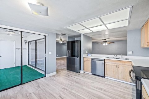 Copropriété à vendre à Tampa, Floride: 2 chambres, 110.65 m2 № 2093472 - photo 9