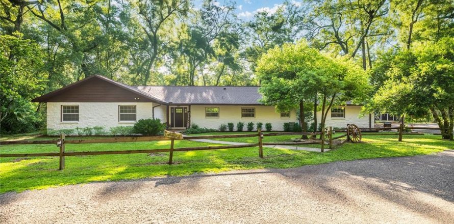 Casa en Ocala, Florida 5 dormitorios, 308.44 m2 № 1827271