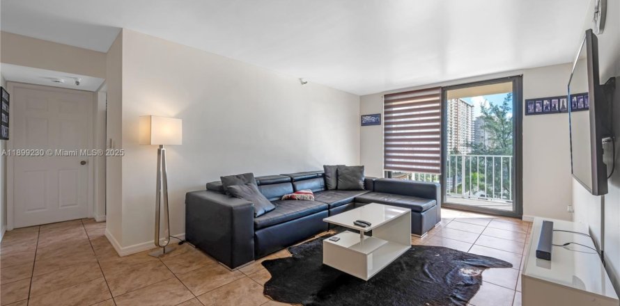 Condominio en Sunny Isles Beach, Florida, 2 dormitorios  № 2053136