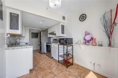 Condominio en alquiler en Sunny Isles Beach, Florida, 2 dormitorios, 115.2 m2 № 2053136 - foto 7