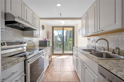 Condominio en alquiler en Sunny Isles Beach, Florida, 2 dormitorios, 115.2 m2 № 2053136 - foto 5