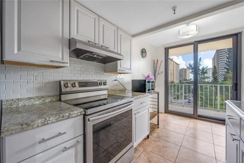 Condominio en alquiler en Sunny Isles Beach, Florida, 2 dormitorios, 115.2 m2 № 2053136 - foto 6