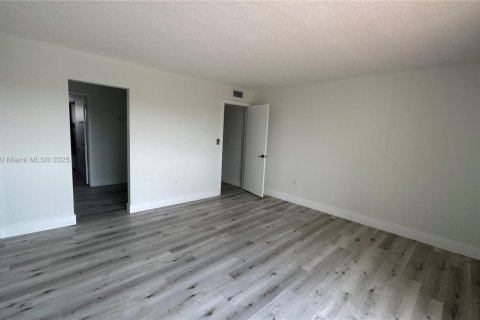 Copropriété à louer à Miami, Floride: 1 chambre, 104.52 m2 № 1774434 - photo 7