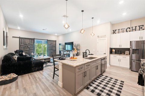 Villa ou maison à vendre à Weeki Wachee, Floride: 4 chambres, 184.32 m2 № 2104407 - photo 5
