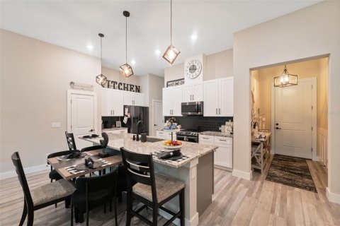Villa ou maison à vendre à Weeki Wachee, Floride: 4 chambres, 184.32 m2 № 2104407 - photo 6