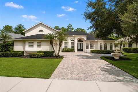 House in Oviedo, Florida 5 bedrooms, 361.76 sq.m. № 2297262