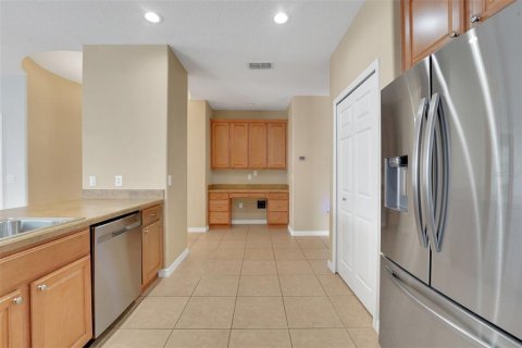 House in Sorrento, Florida 4 bedrooms, 189.71 sq.m. № 1820755 - photo 15