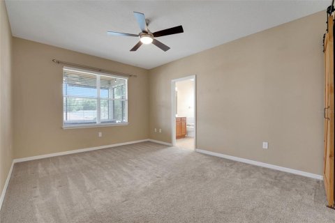 House in Sorrento, Florida 4 bedrooms, 189.71 sq.m. № 1820755 - photo 25