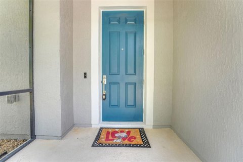 House in Sorrento, Florida 4 bedrooms, 189.71 sq.m. № 1820755 - photo 5