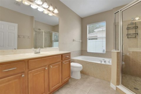 House in Sorrento, Florida 4 bedrooms, 189.71 sq.m. № 1820755 - photo 30