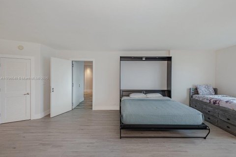 Купить кондоминиум в Майами-Бич, Флорида 70.61м2, № 1674417 - фото 16