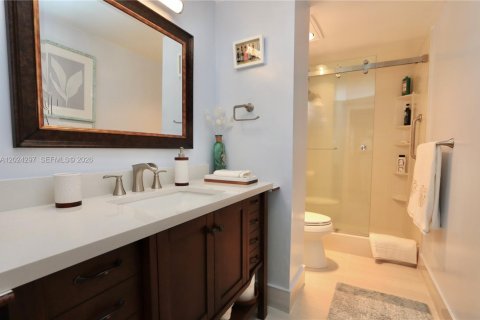 Condo in Hollywood, Florida, 2 bedrooms № 2169013 - photo 15
