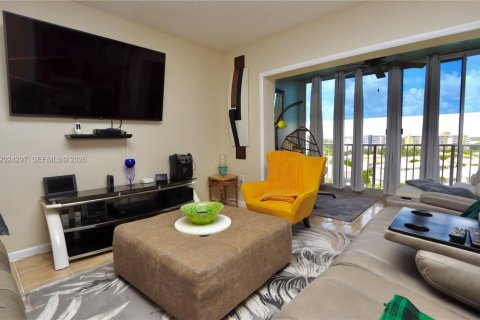 Condo in Hollywood, Florida, 2 bedrooms № 2169013 - photo 9