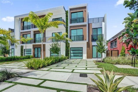 House in Fort Lauderdale, Florida 5 bedrooms, 282.52 sq.m. № 1979392 - photo 14