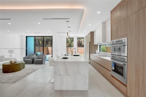 House in Fort Lauderdale, Florida 5 bedrooms, 282.52 sq.m. № 1979392 - photo 26